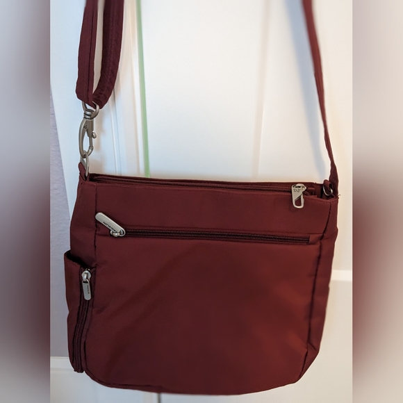 Travelon Crossbody Anti Theft Bag - Picture 2 of 5